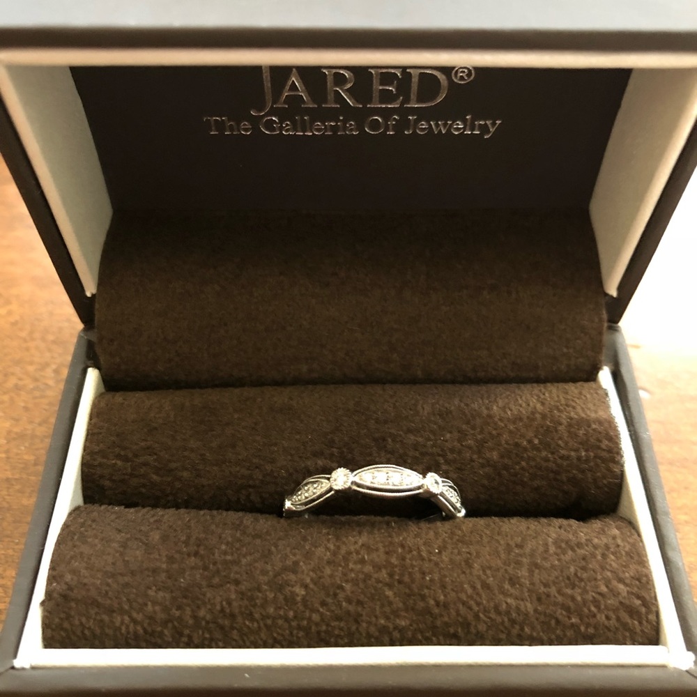 Platinum diamond ring